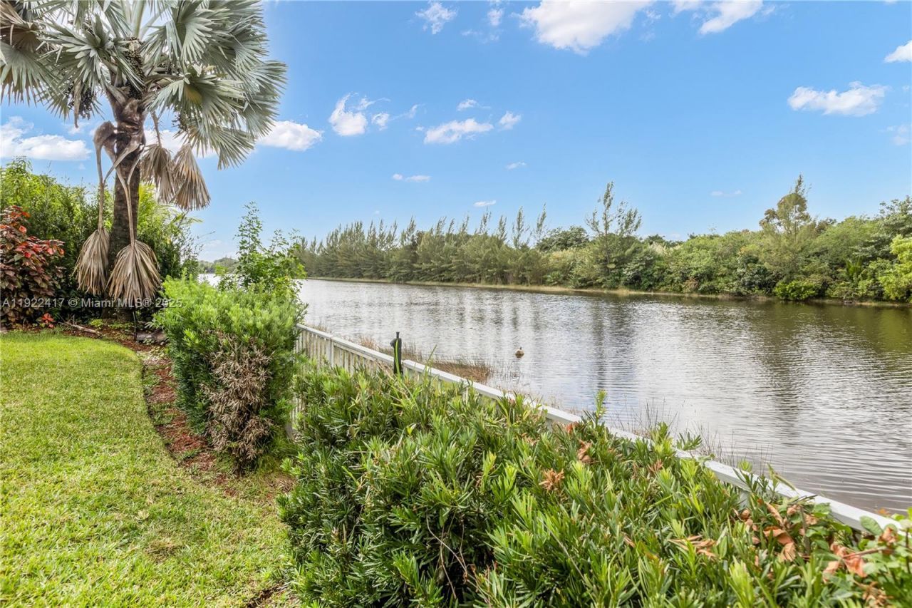 5028 SW 195th Ter, Miramar, FL 33029 Photo