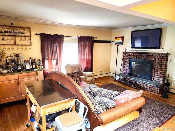 71 Claremont Street, Deer Park, NY 11729