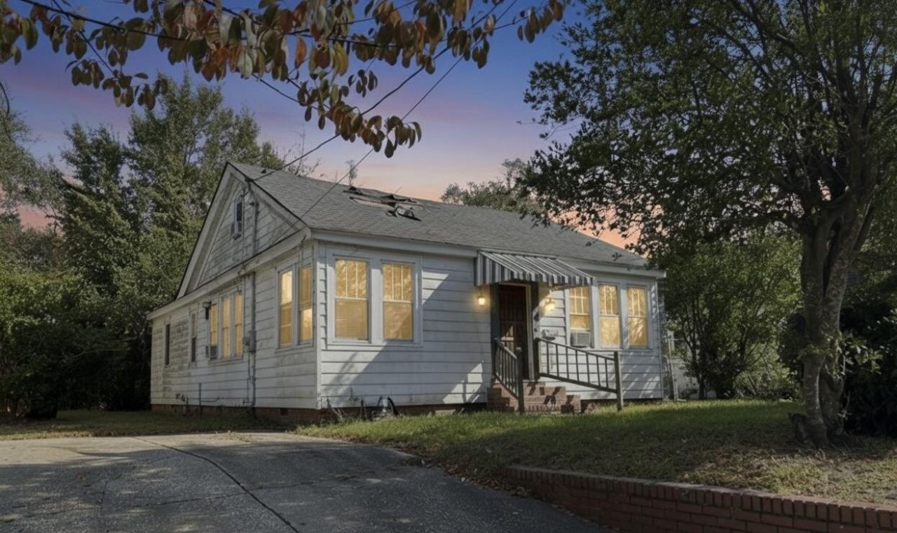 872 Ashley Avenue Photo 1