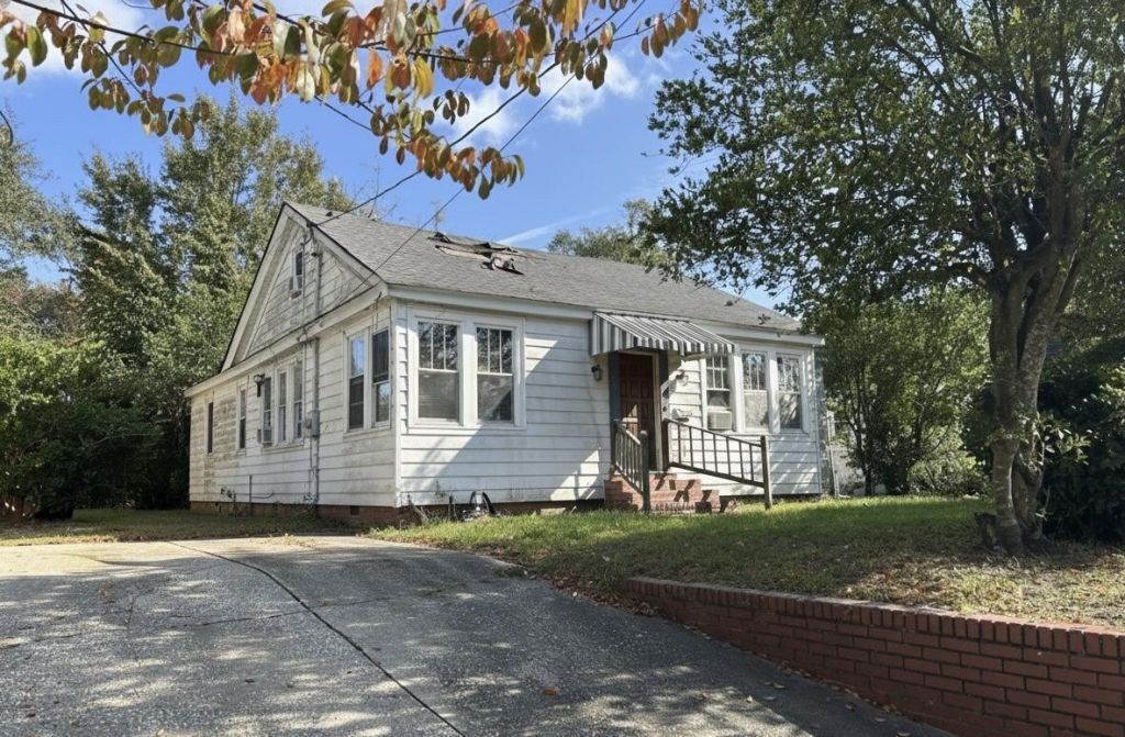 872 Ashley Avenue Photo 2