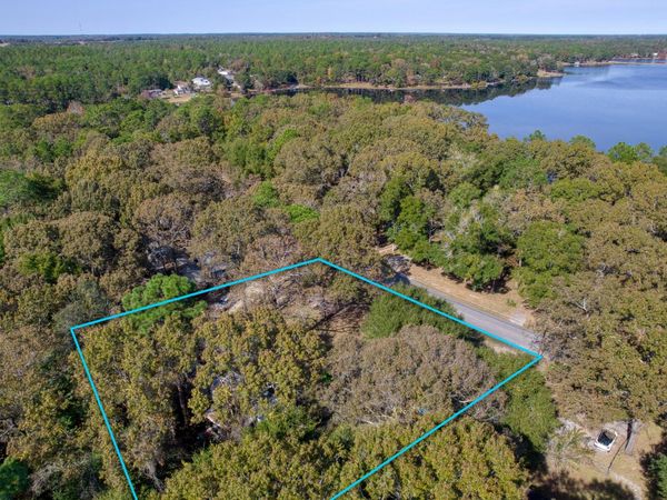 281 Pipers Landing Road, DeFuniak Springs, FL 32433