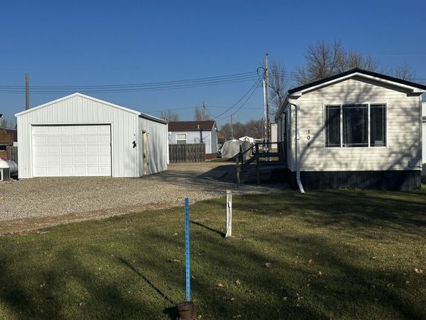 106 W Skinner Street, Akaska, SD 57420