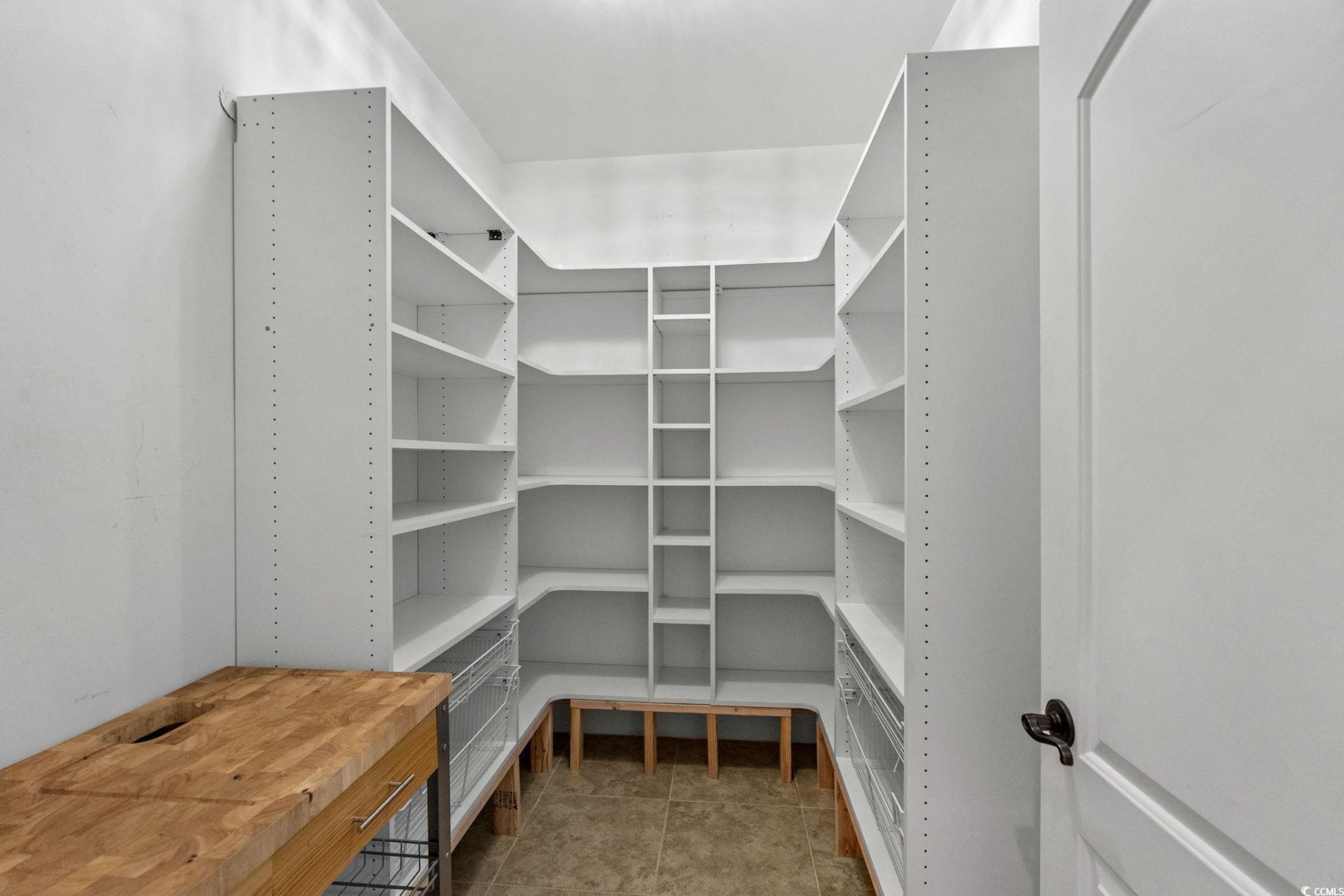 302 Kingston Rd. Photo 10