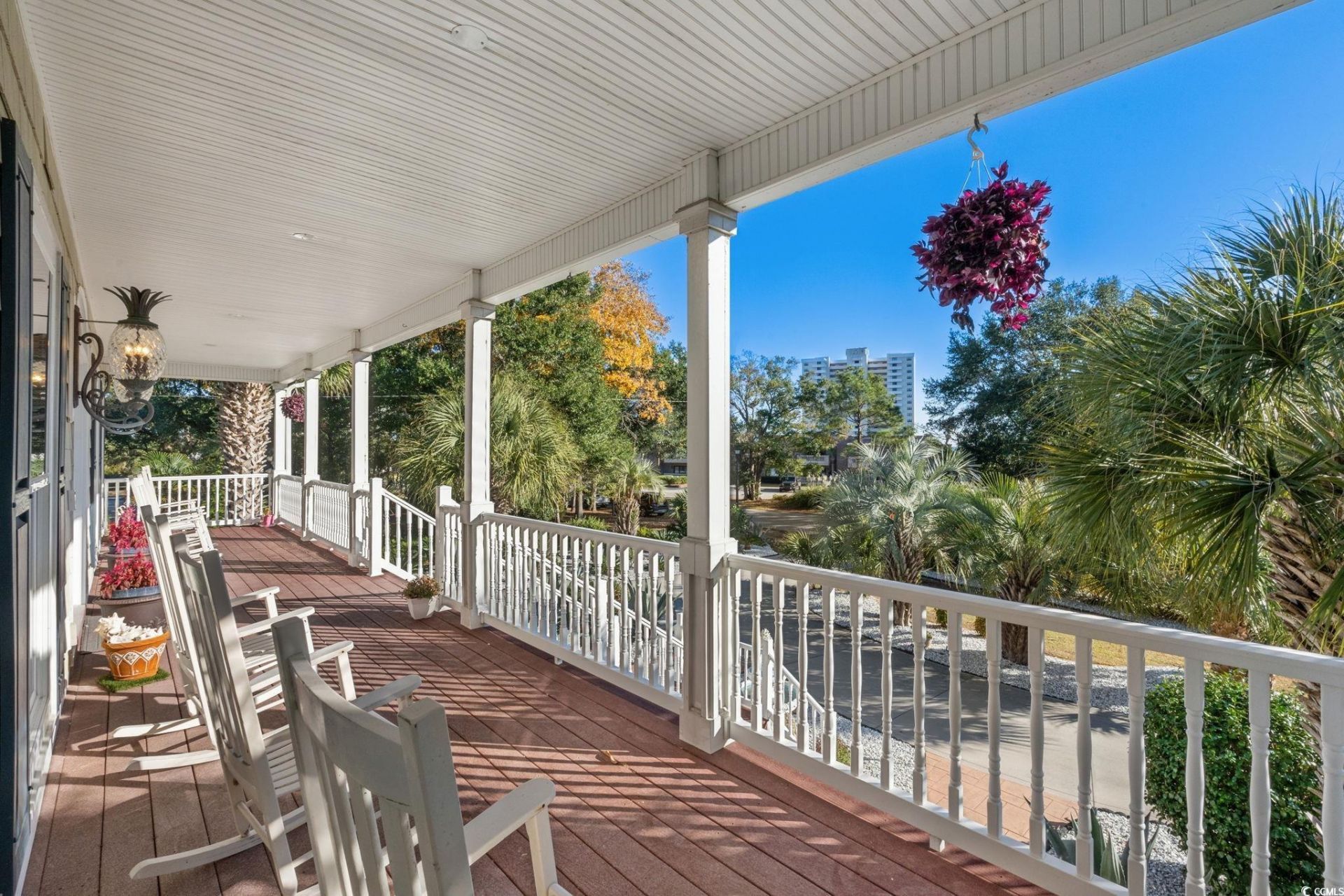 302 Kingston Rd. Photo 4