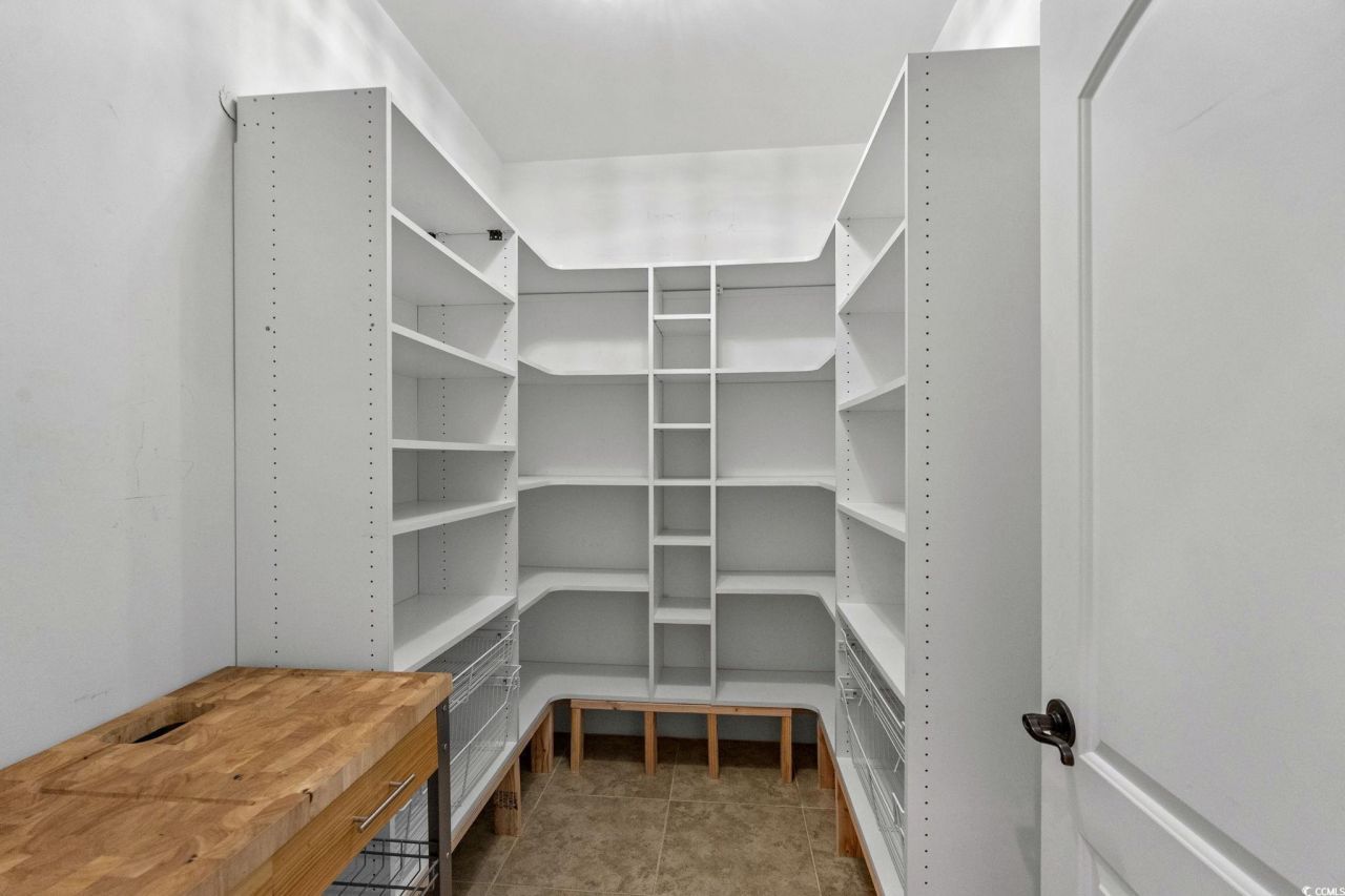 302 Kingston Rd. Photo 9