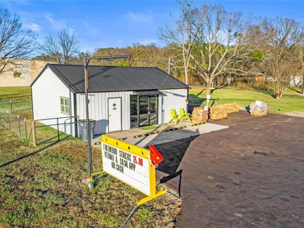 100 E Oak Street, Yantis, TX 75497