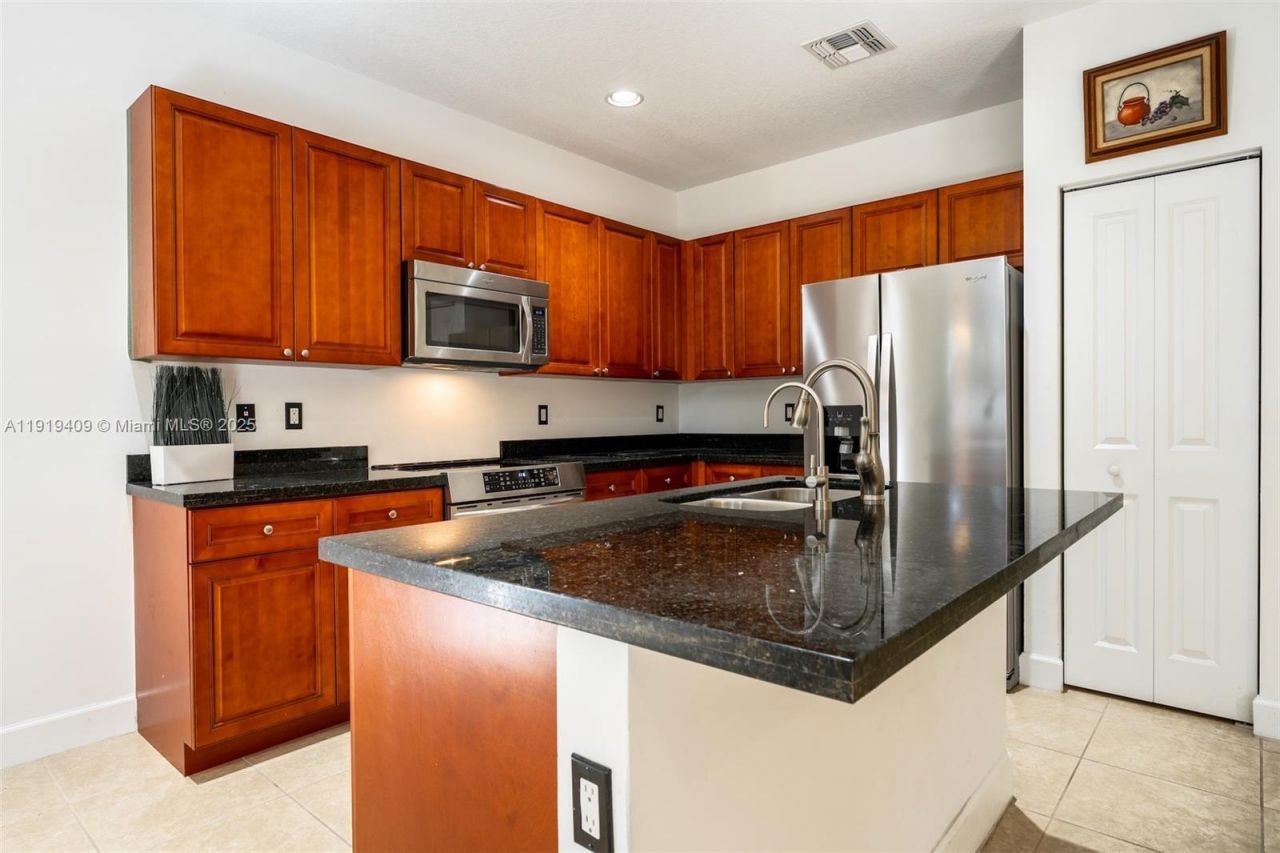 4816 NW 56th Ct, Tamarac, FL 33319 Photo