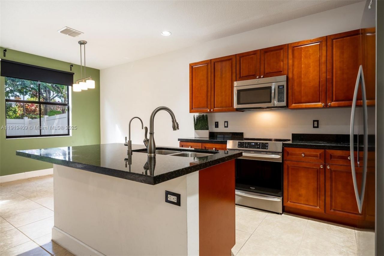 4816 NW 56th Ct, Tamarac, FL 33319 Photo