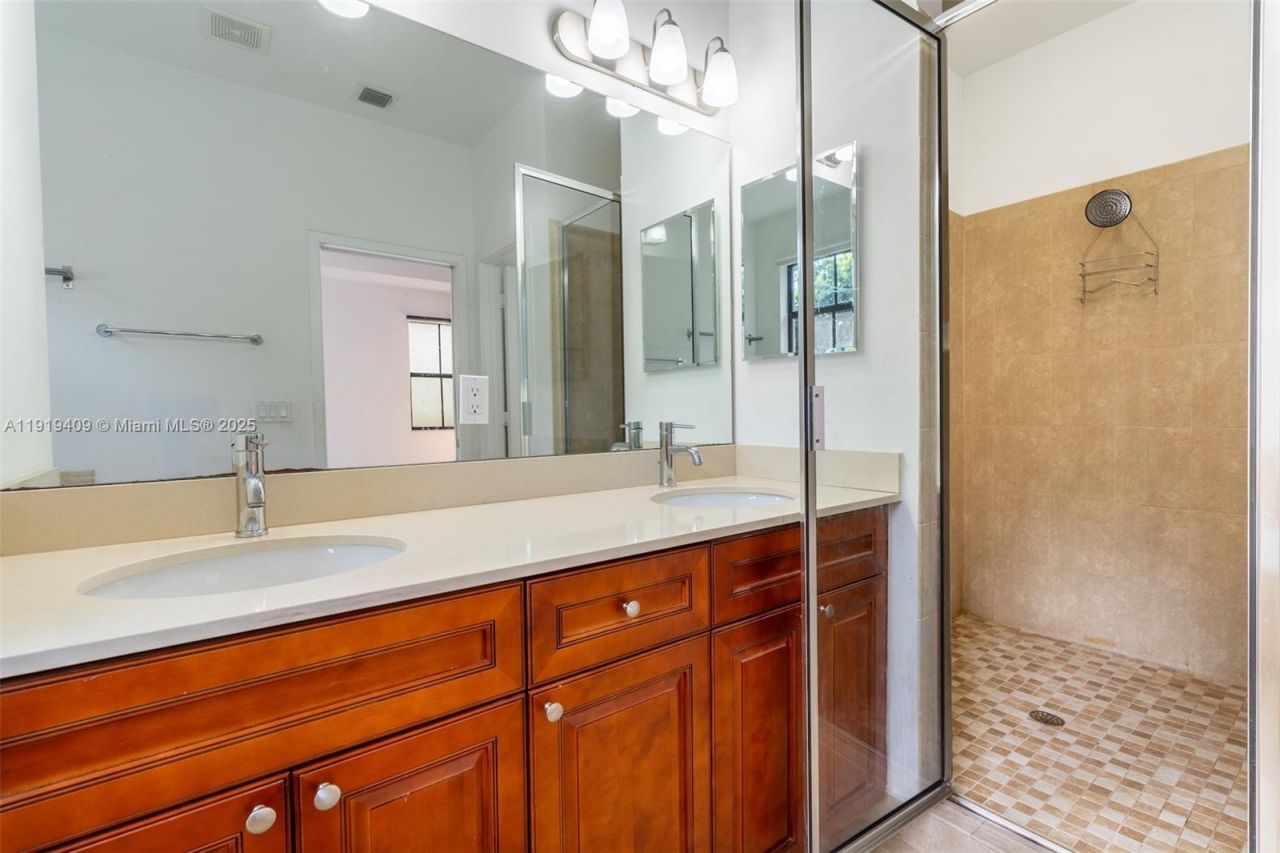 4816 NW 56th Ct, Tamarac, FL 33319 Photo