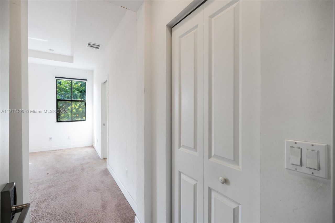 4816 NW 56th Ct, Tamarac, FL 33319 Photo