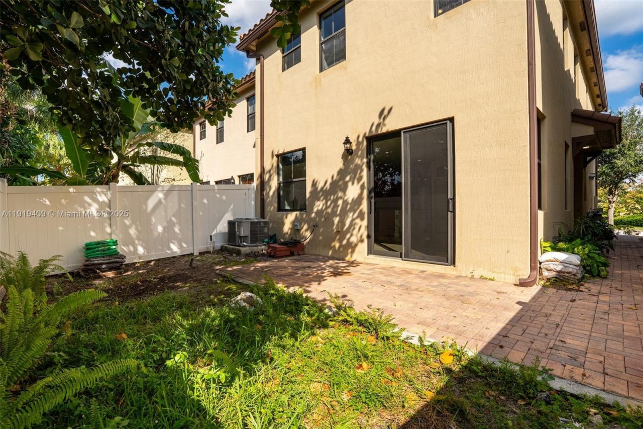 4816 NW 56th Ct, Tamarac, FL 33319 Photo