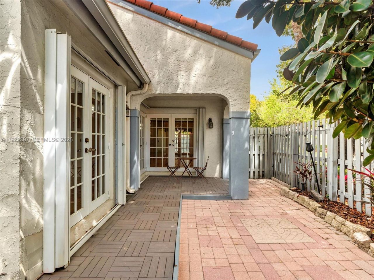 1361 Cottonwood Cir, Weston, FL 33326 Photo