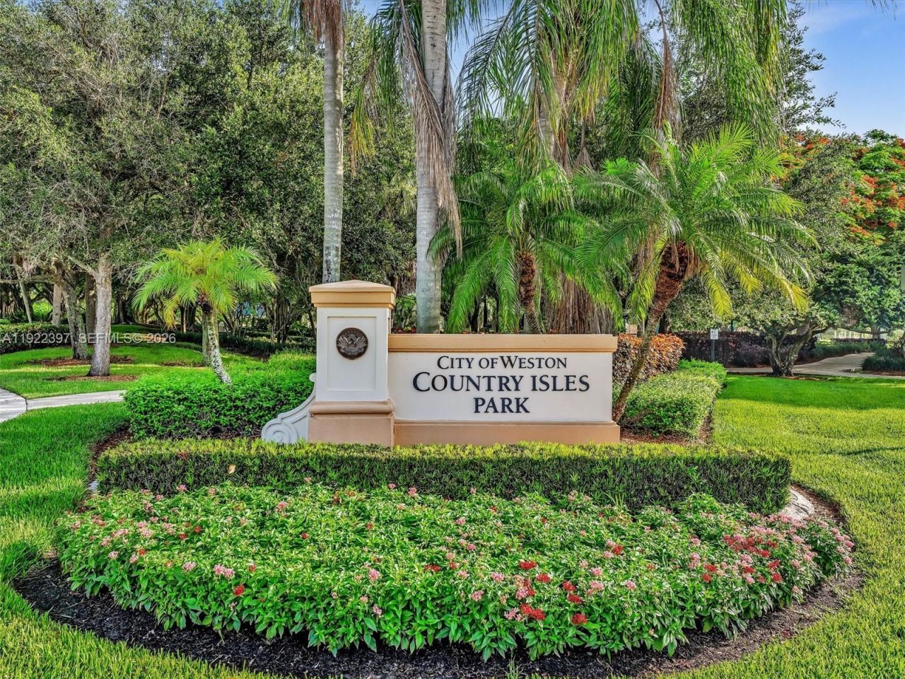 1361 Cottonwood Cir, Weston, FL 33326 Photo