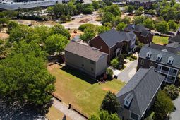 824 Laurel Street  photo 4