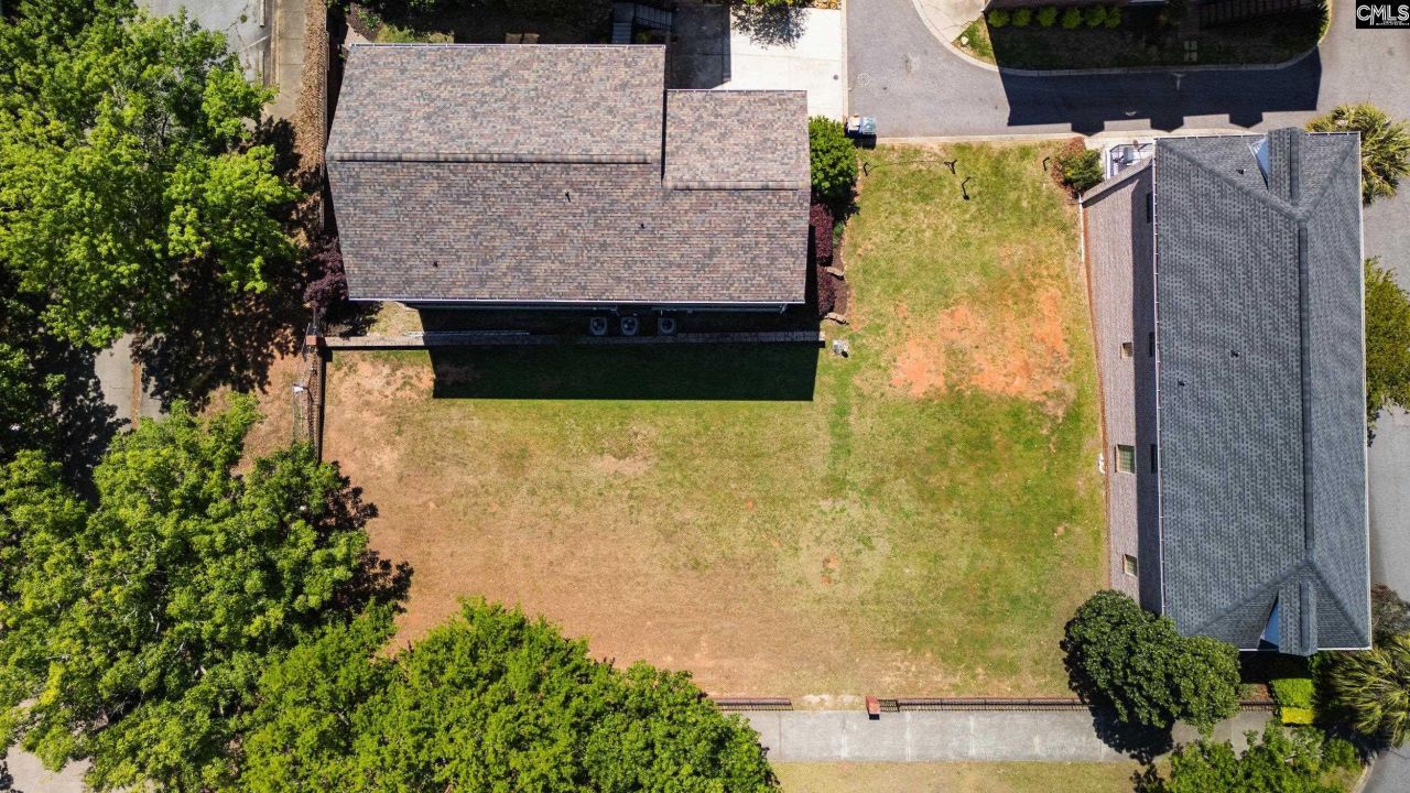 824 Laurel Street  Photo 5