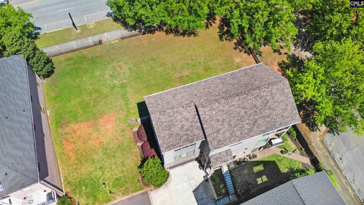 824 Laurel Street  Photo 6