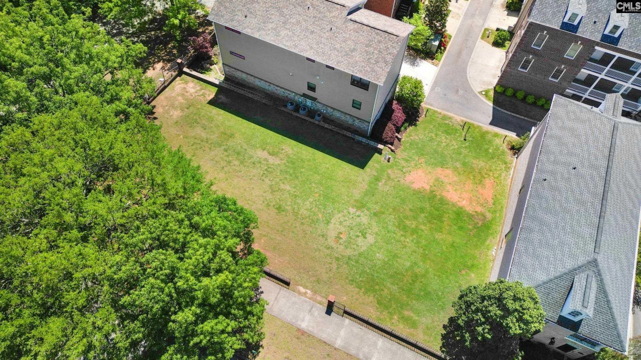 824 Laurel Street  Photo 7