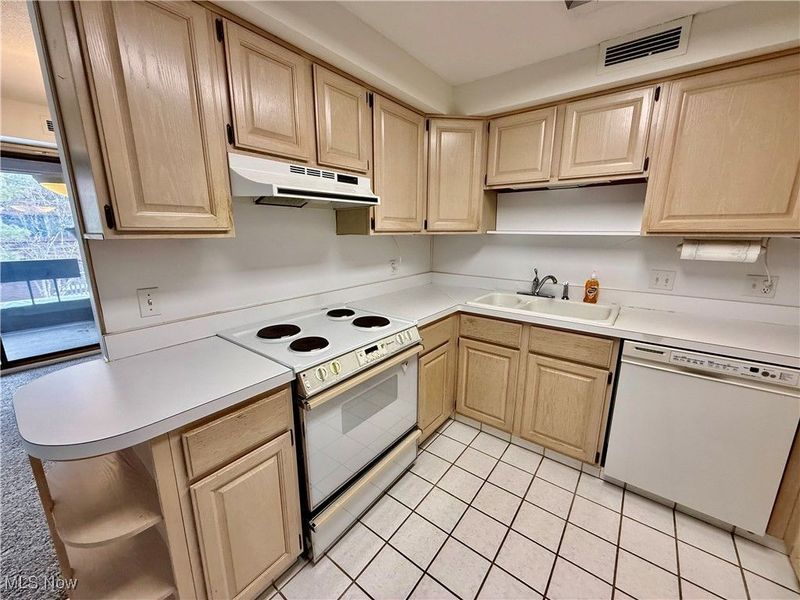 935 Canyon View Road, Unit 202, Sagamore Hills, OH 44067 Photo 11