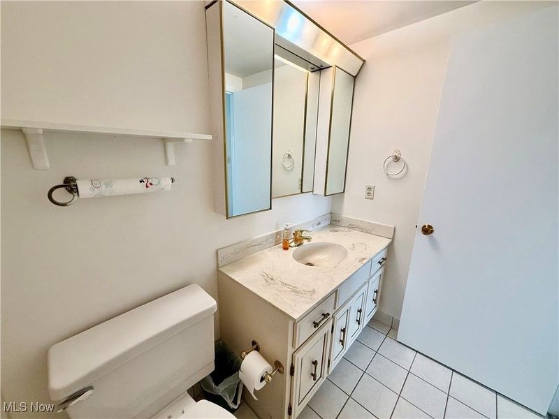 935 Canyon View Road, Unit 202, Sagamore Hills, OH 44067 Photo 23