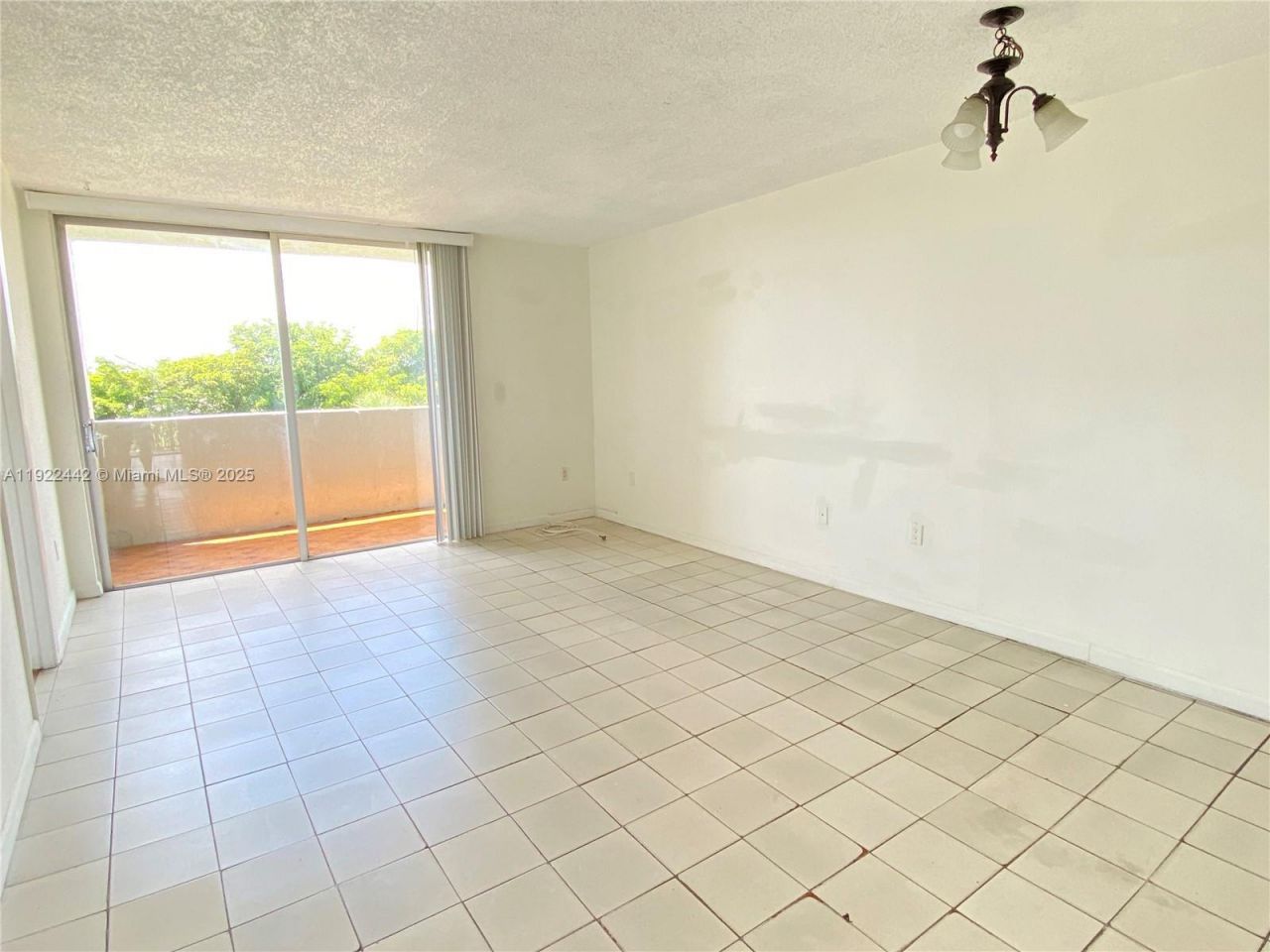 10000 NW 80th Ct, Unit 2528, Hialeah Gardens, FL 33016 Photo
