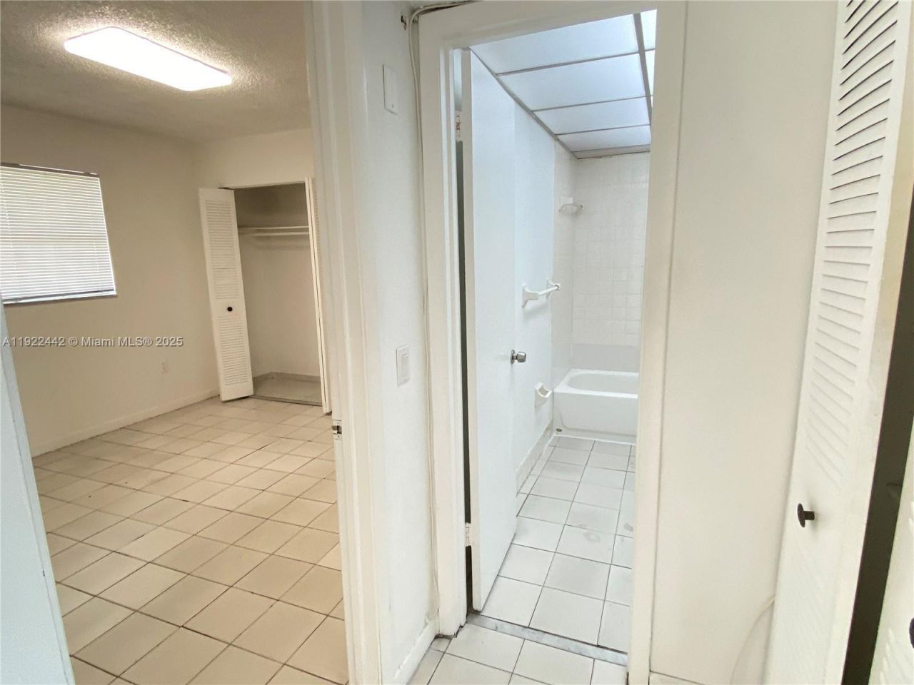 10000 NW 80th Ct, Unit 2528, Hialeah Gardens, FL 33016 Photo