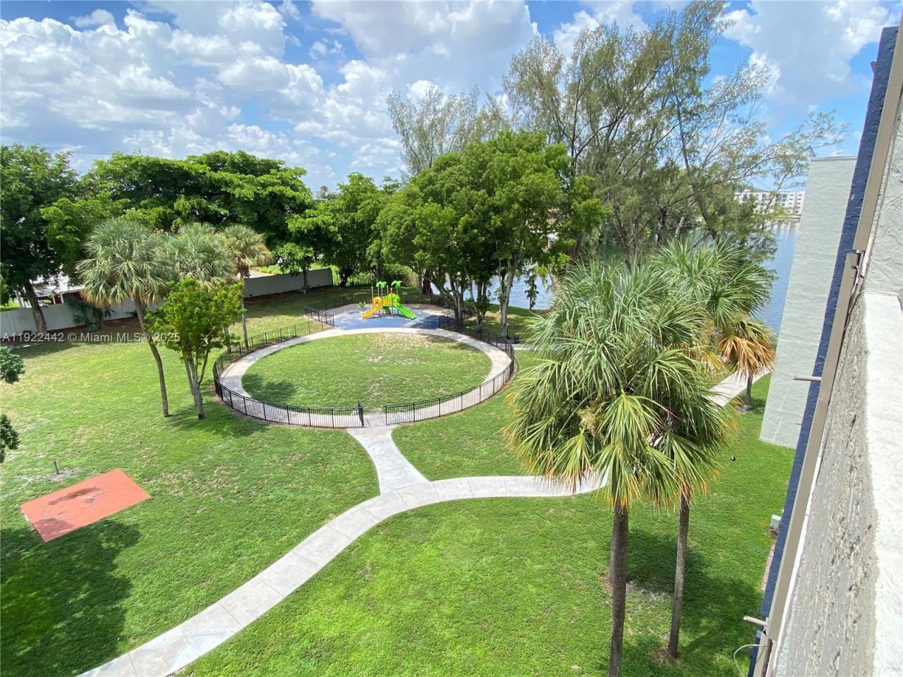 10000 NW 80th Ct, Unit 2528, Hialeah Gardens, FL 33016 Photo