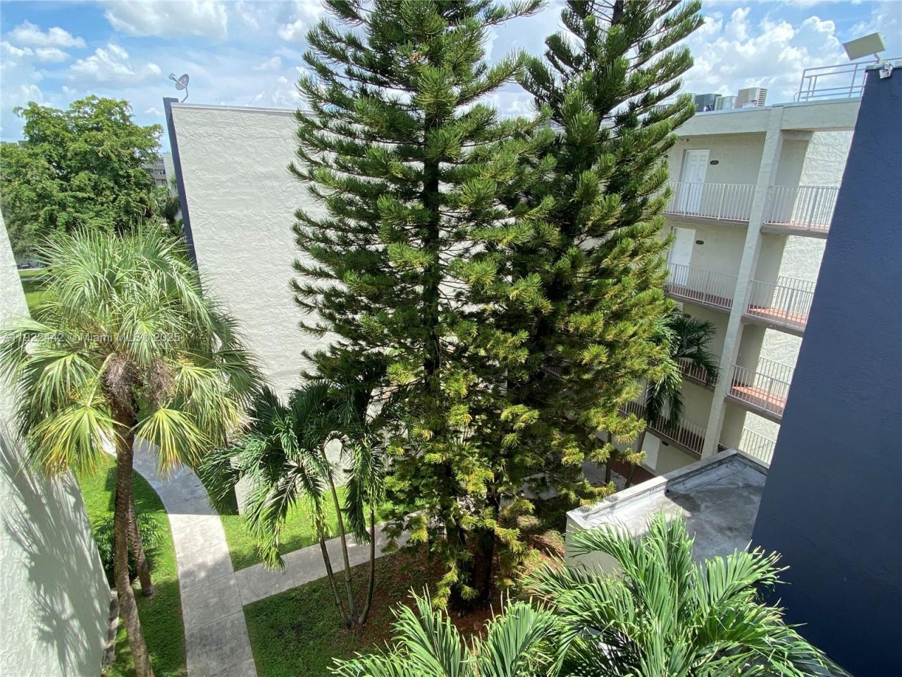 10000 NW 80th Ct, Unit 2528, Hialeah Gardens, FL 33016 Photo