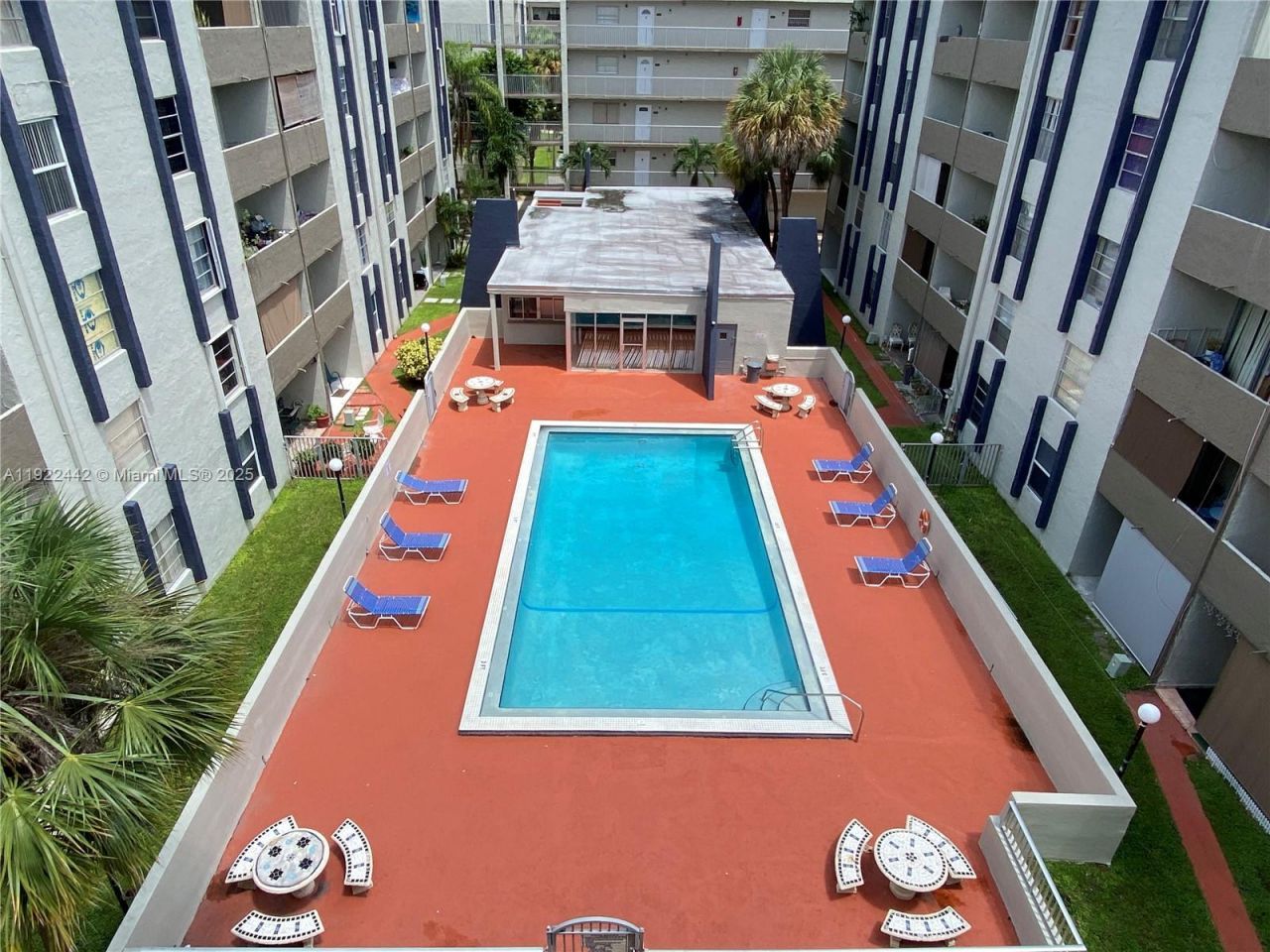 10000 NW 80th Ct, Unit 2528, Hialeah Gardens, FL 33016 Photo