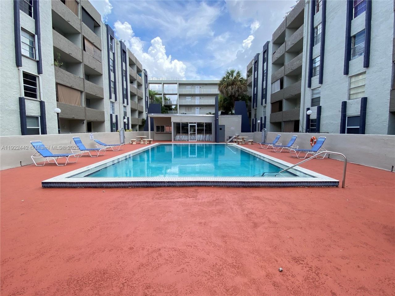 10000 NW 80th Ct, Unit 2528, Hialeah Gardens, FL 33016 Photo