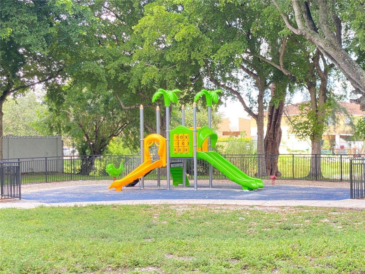 10000 NW 80th Ct, Unit 2528, Hialeah Gardens, FL 33016 Photo