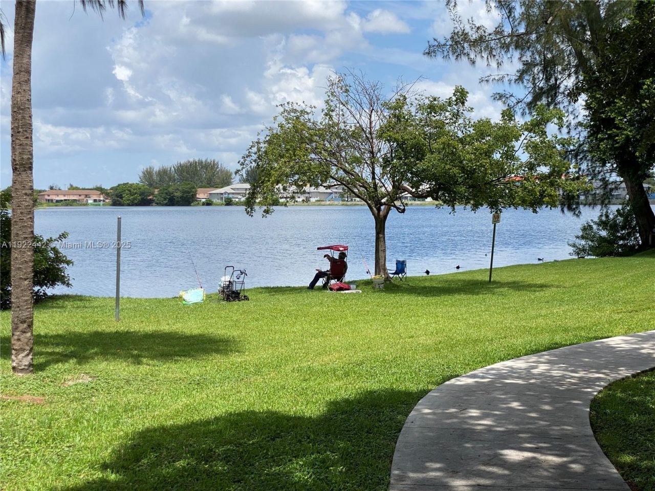 10000 NW 80th Ct, Unit 2528, Hialeah Gardens, FL 33016 Photo