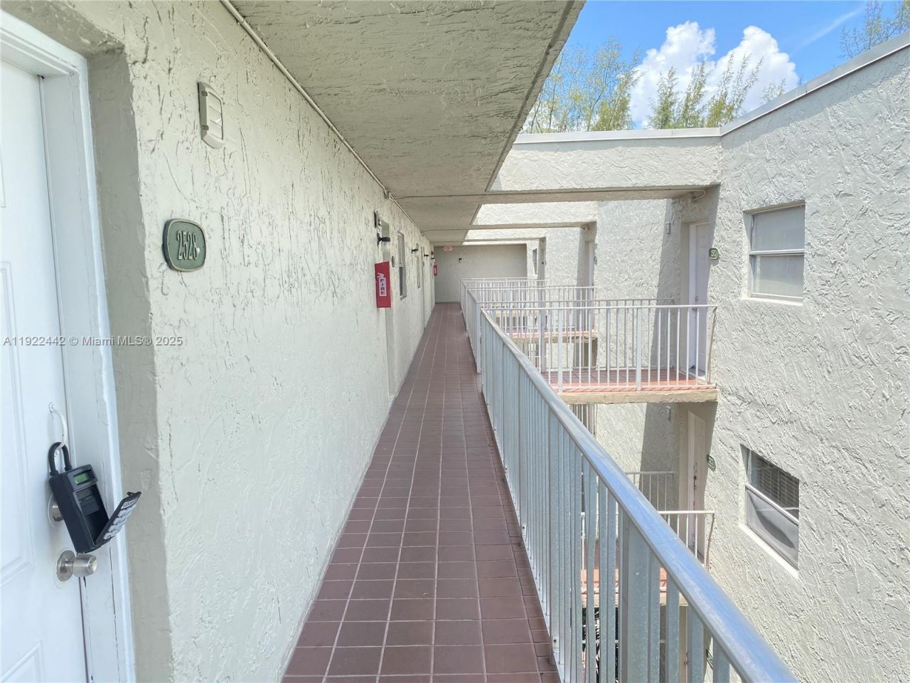 10000 NW 80th Ct, Unit 2528, Hialeah Gardens, FL 33016 Photo