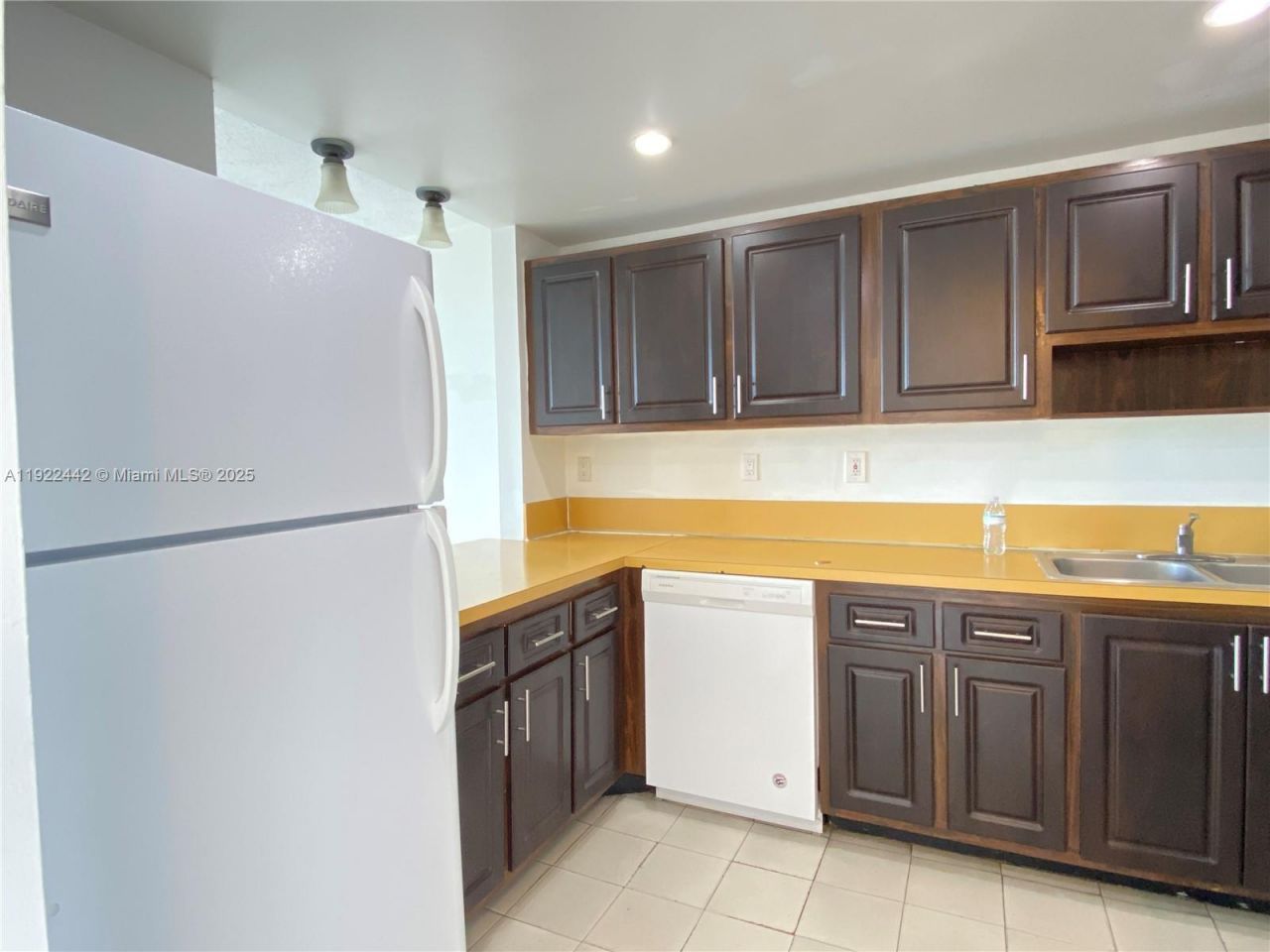 10000 NW 80th Ct, Unit 2528, Hialeah Gardens, FL 33016 Photo