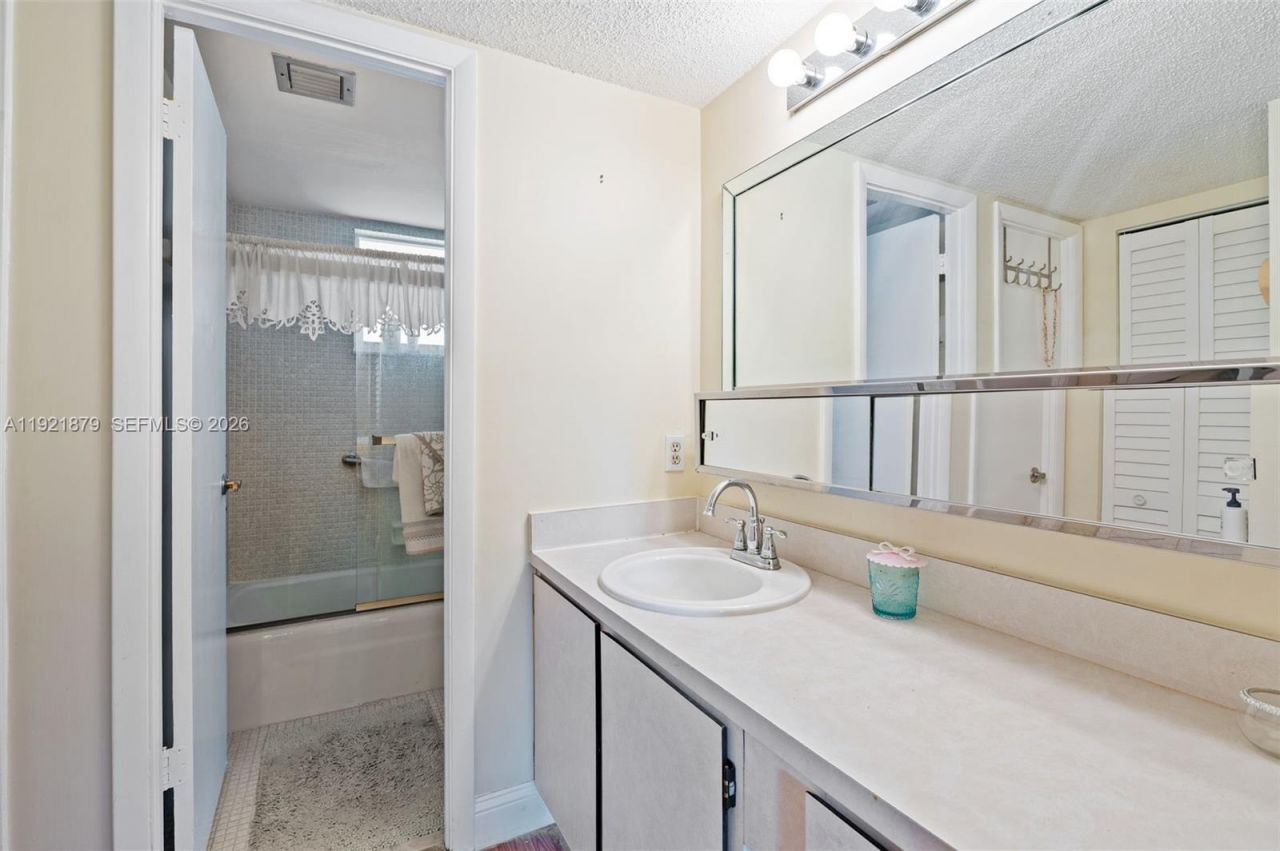 3140 Holiday Springs Blvd, Unit 9-102, Margate, FL 33063 Photo