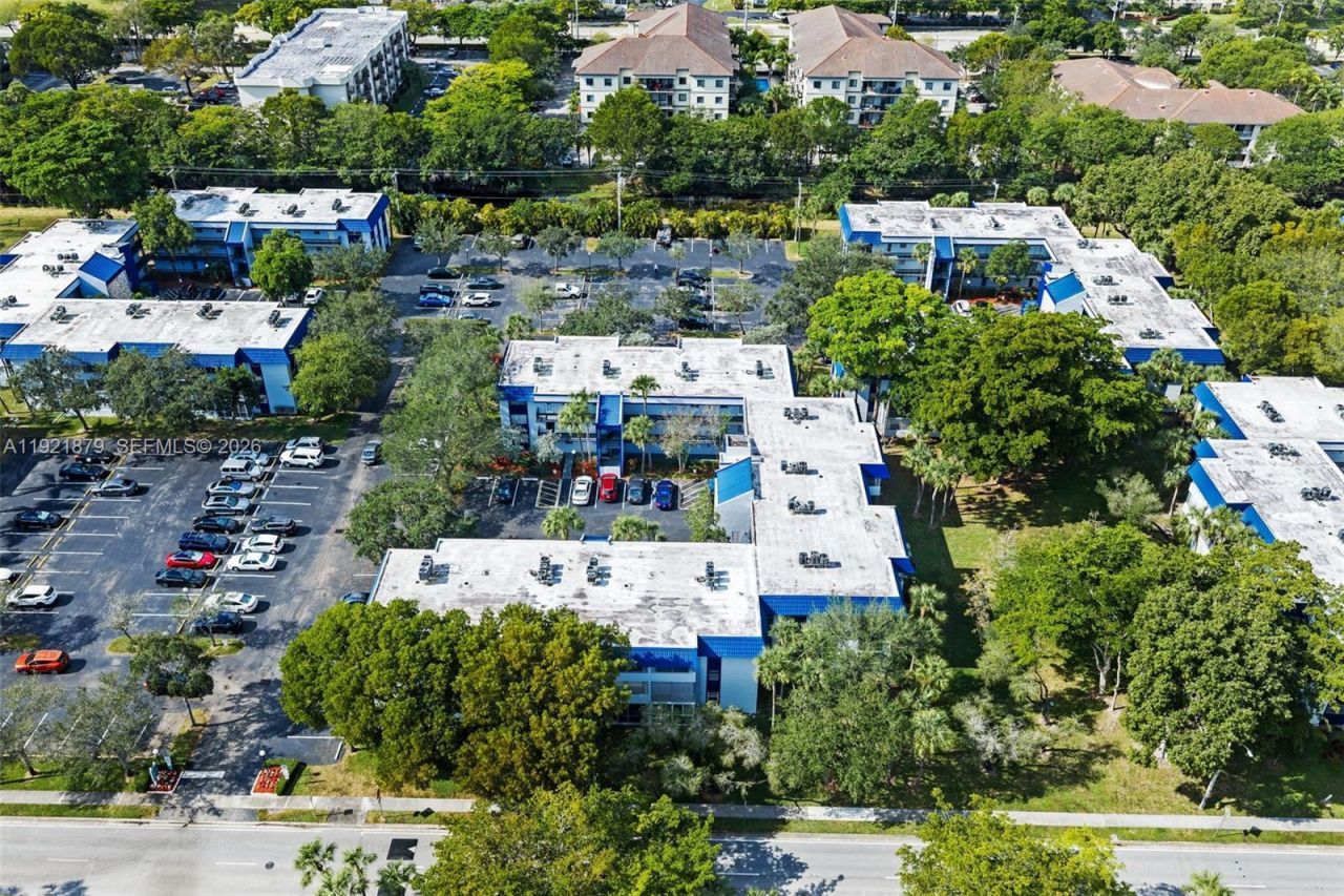 3140 Holiday Springs Blvd, Unit 9-102, Margate, FL 33063 Photo
