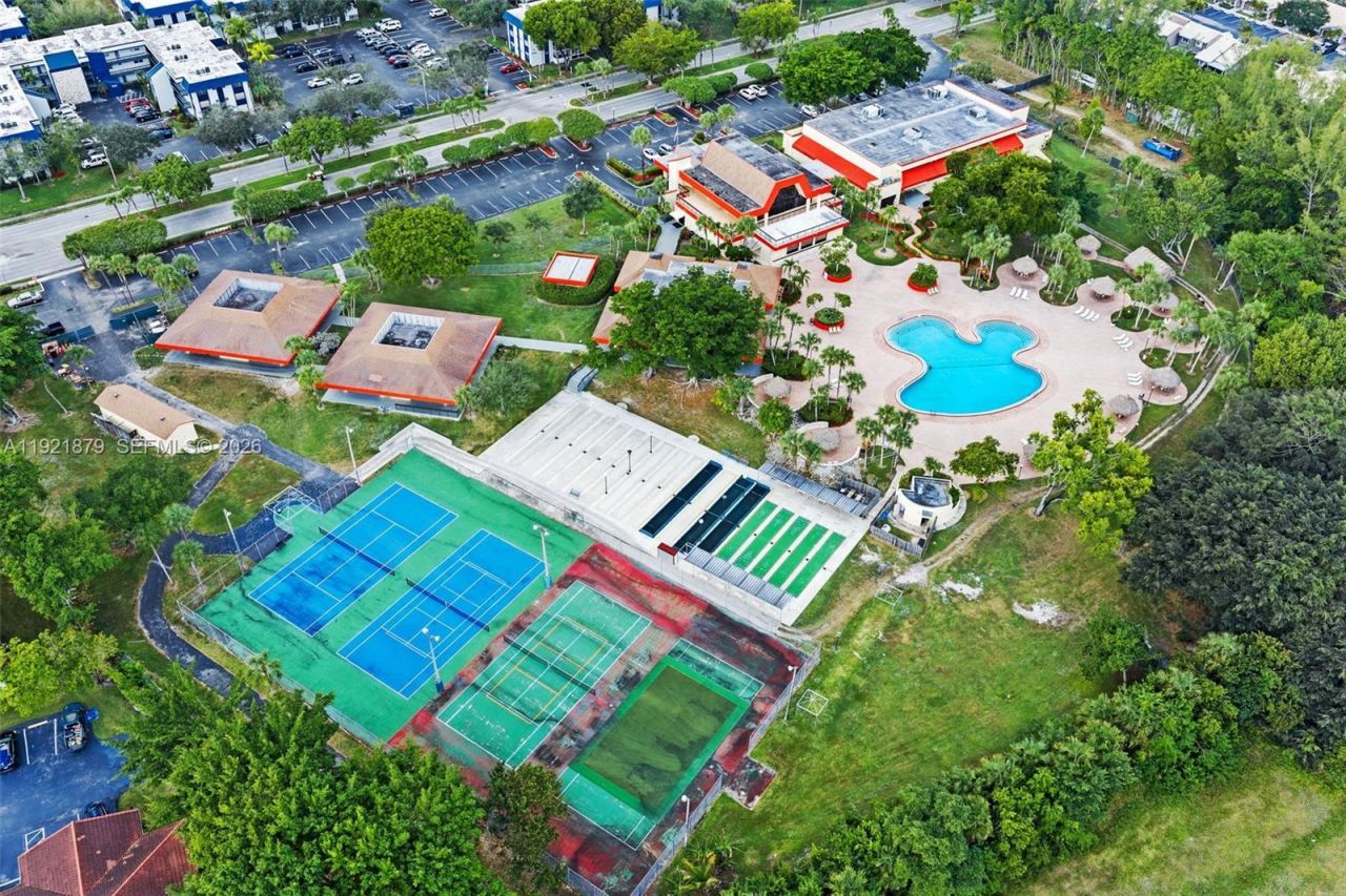 3140 Holiday Springs Blvd, Unit 9-102, Margate, FL 33063 Photo