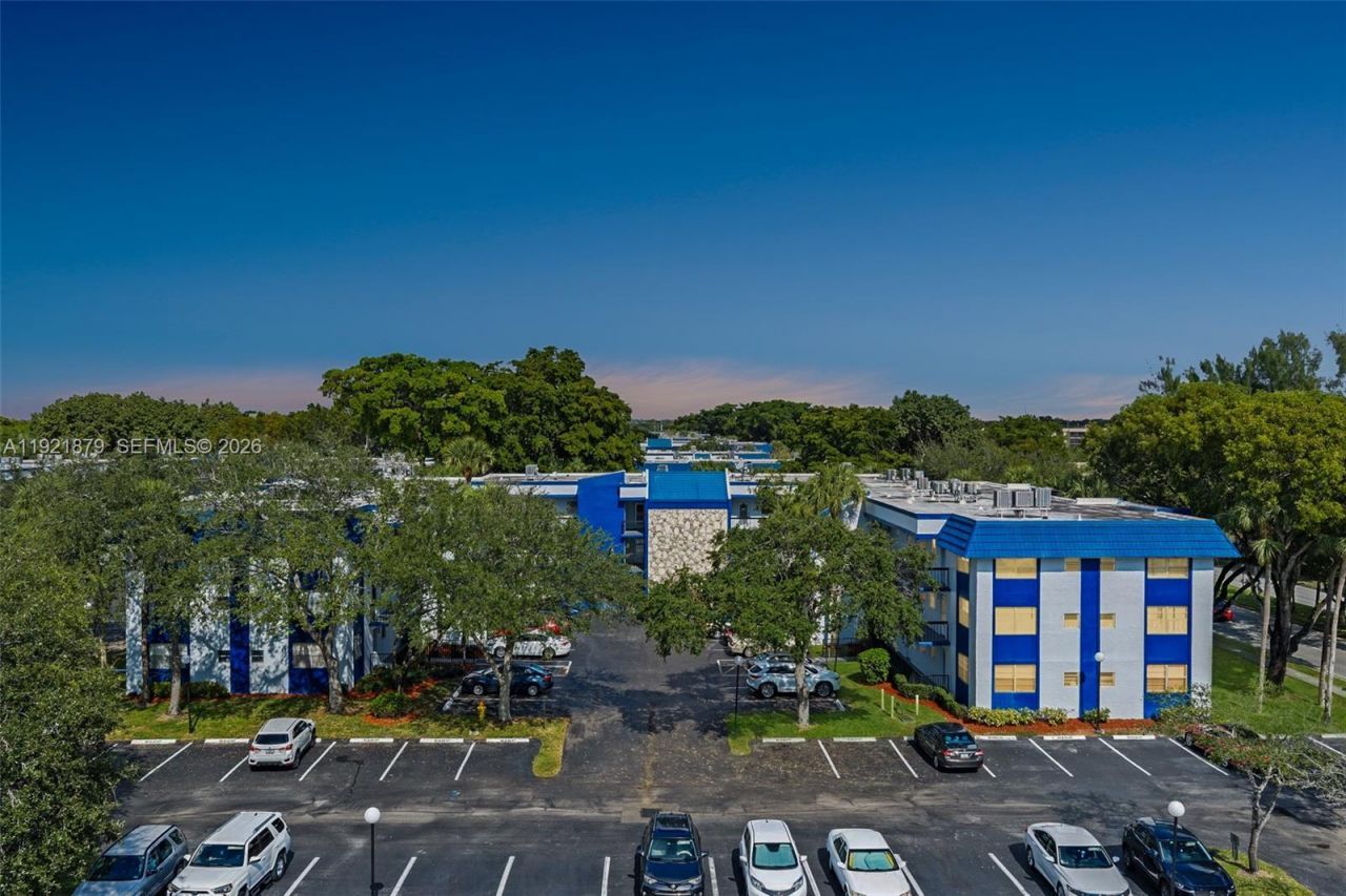 3140 Holiday Springs Blvd, Unit 9-102, Margate, FL 33063 Photo