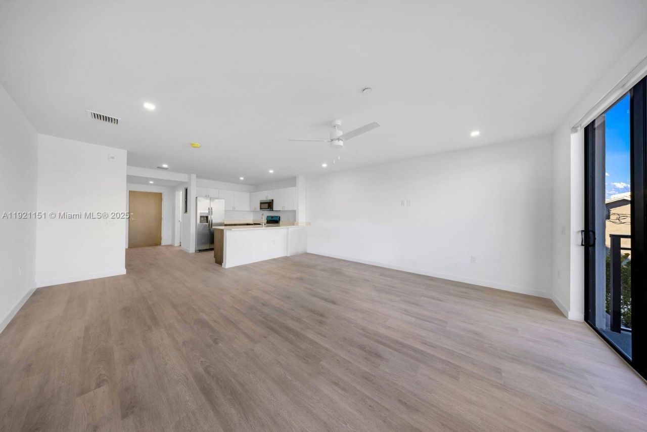 20 NE 19th Ave, Unit 210, Pompano Beach, FL 33060 Photo