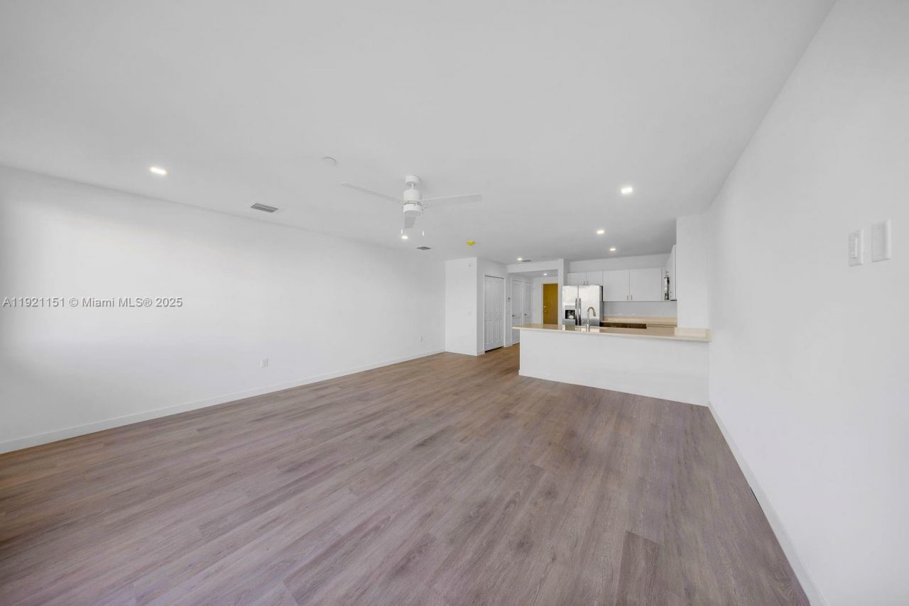 20 NE 19th Ave, Unit 210, Pompano Beach, FL 33060 Photo