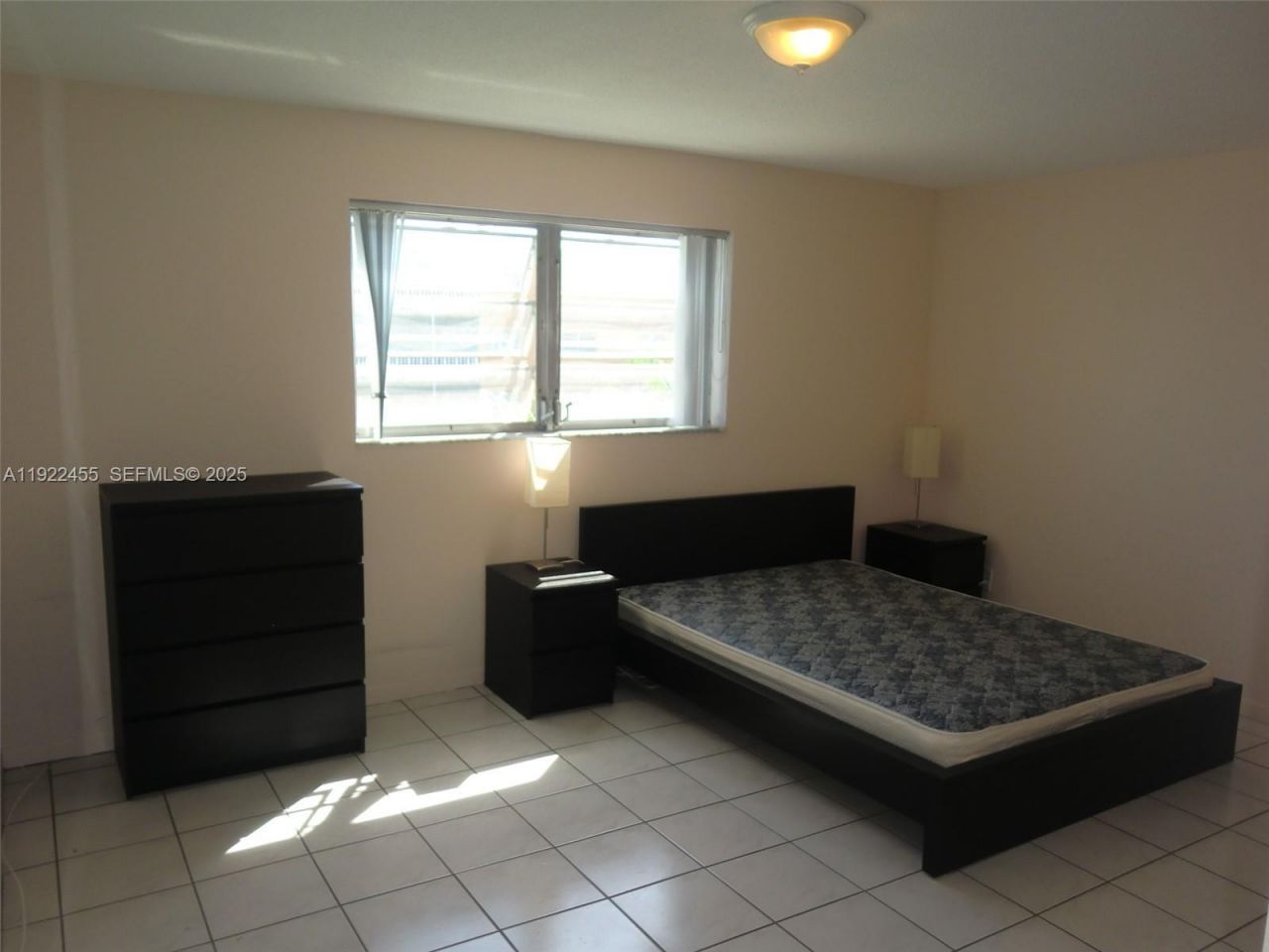 233 NE 14th Ave, Unit 402, Hallandale Beach, FL 33009 Photo