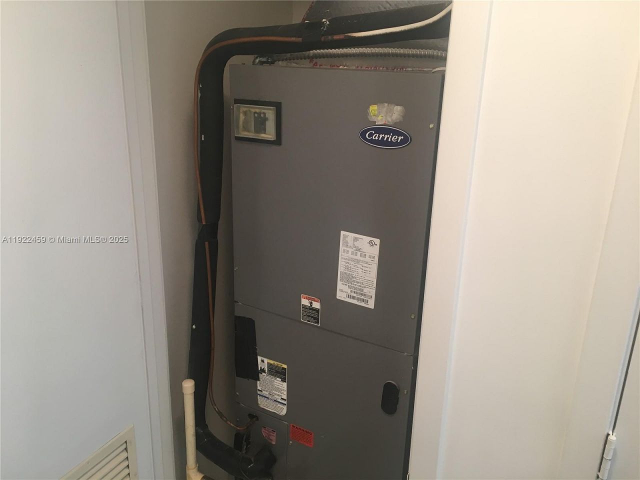 6000 Collins Ave, Unit 521, Miami Beach, FL 33140 Photo