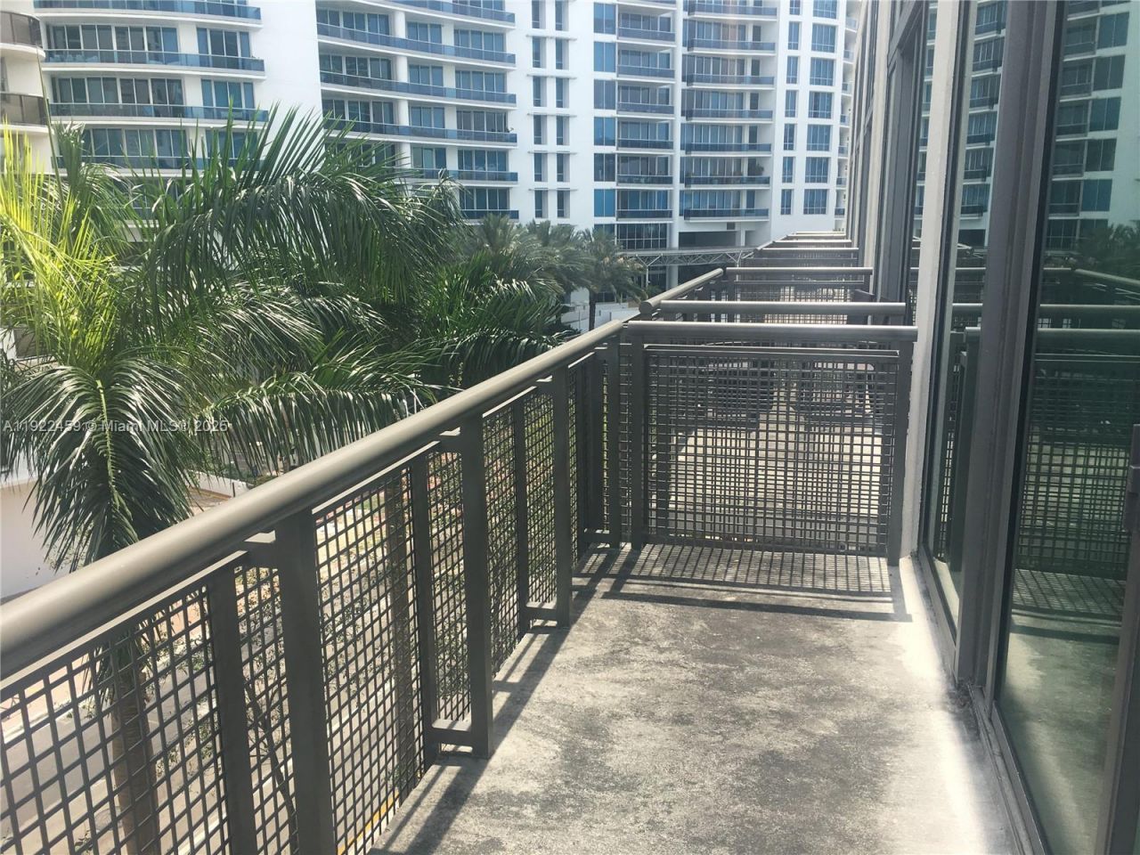 6000 Collins Ave, Unit 521, Miami Beach, FL 33140 Photo
