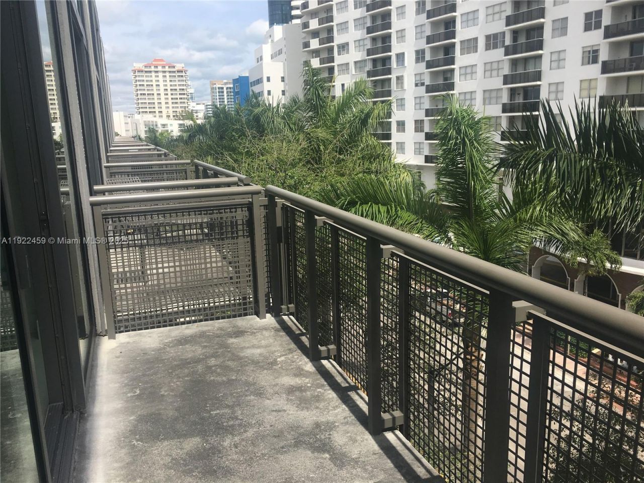 6000 Collins Ave, Unit 521, Miami Beach, FL 33140 Photo