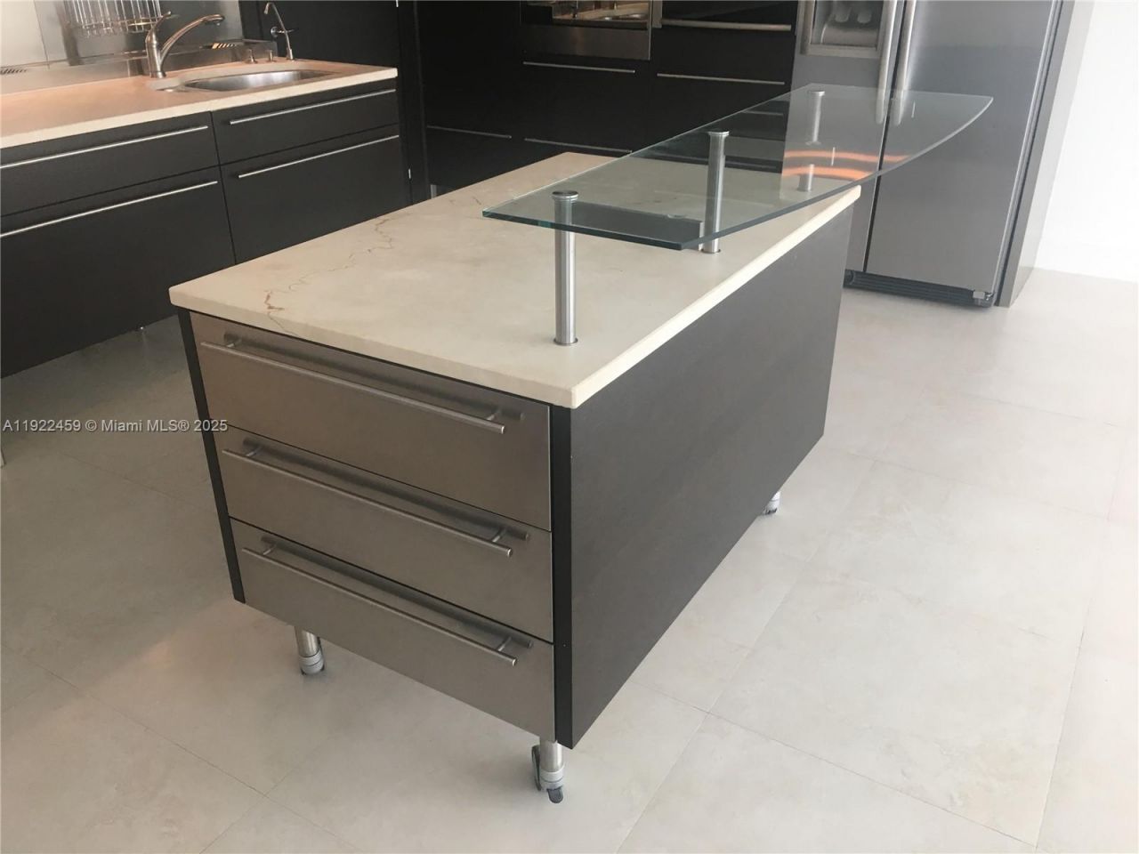 6000 Collins Ave, Unit 521, Miami Beach, FL 33140 Photo