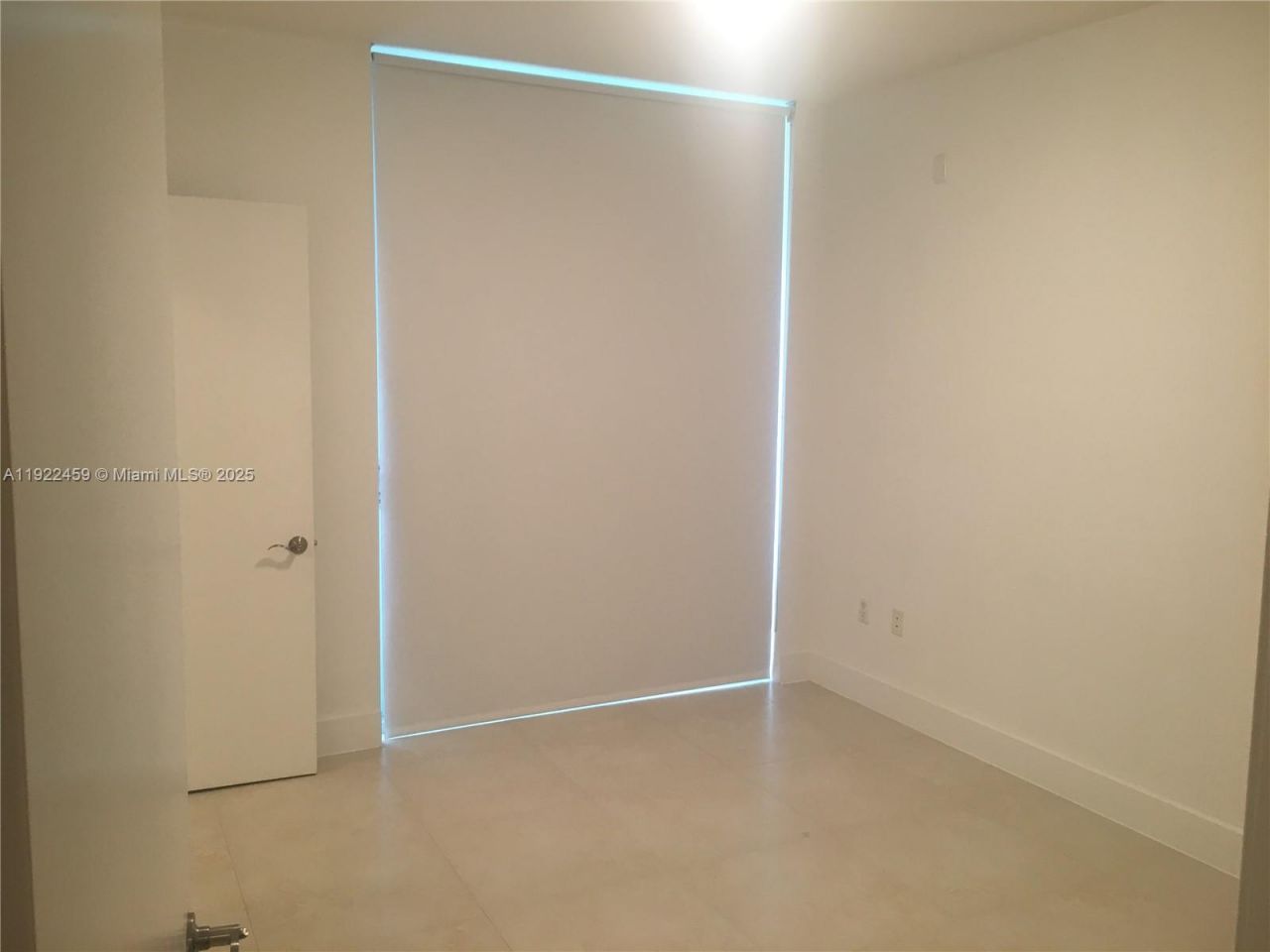 6000 Collins Ave, Unit 521, Miami Beach, FL 33140 Photo