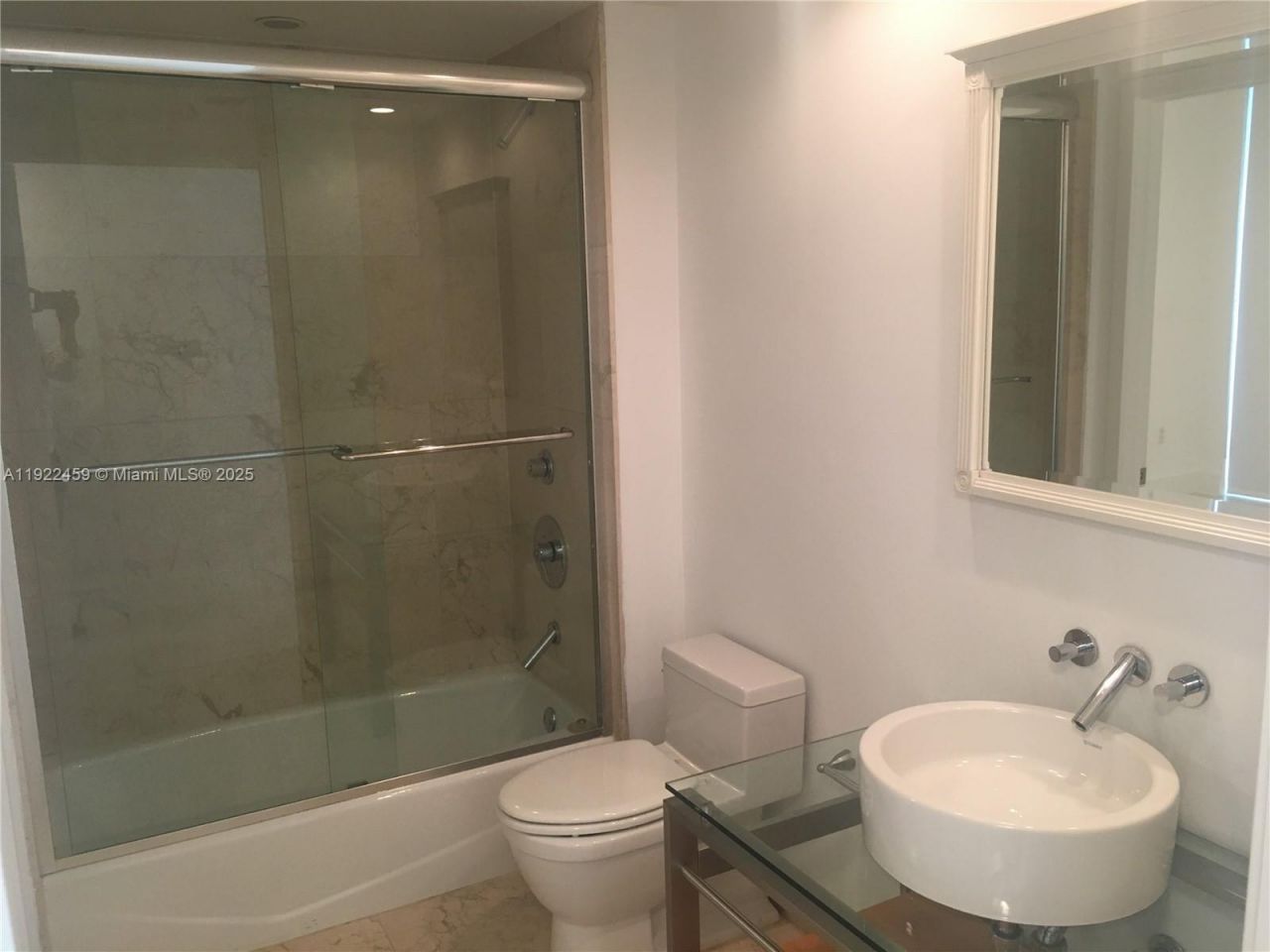 6000 Collins Ave, Unit 521, Miami Beach, FL 33140 Photo