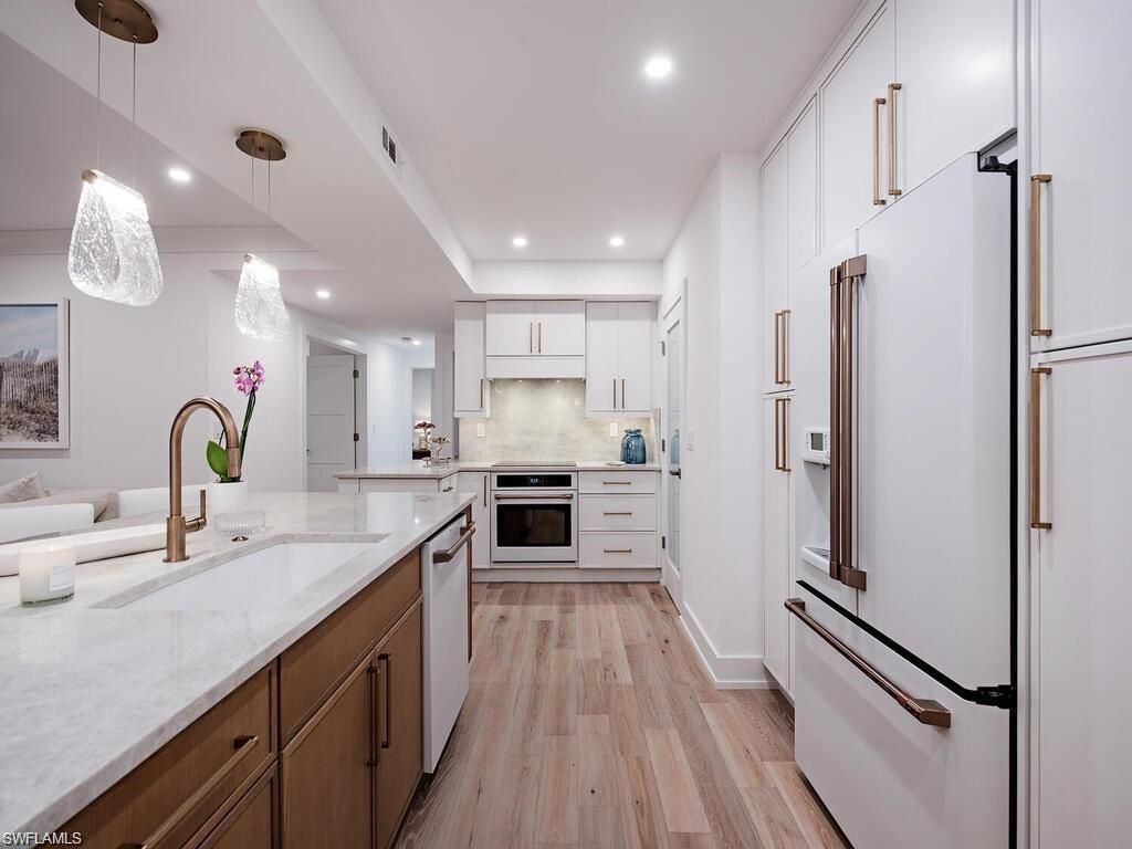 400 Park Shore Dr, Unit 102, Naples, FL 34103 Photo