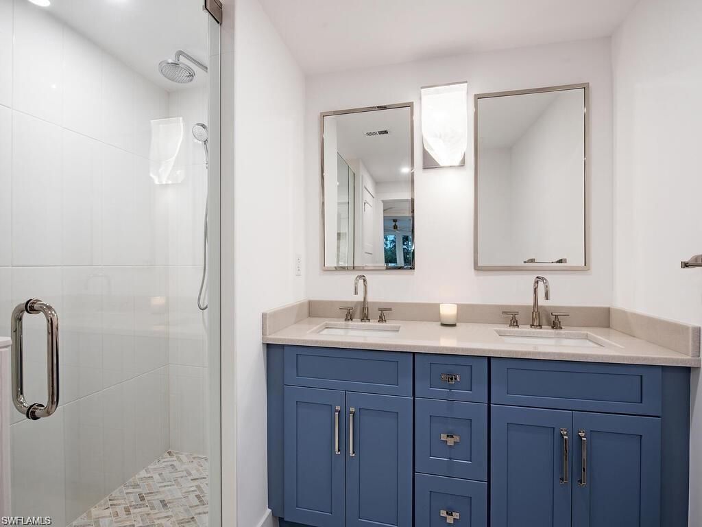 400 Park Shore Dr, Unit 102, Naples, FL 34103 Photo