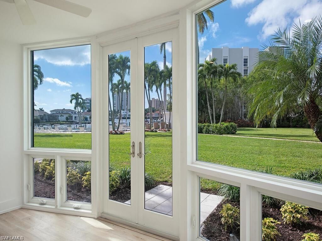 400 Park Shore Dr, Unit 102, Naples, FL 34103 Photo