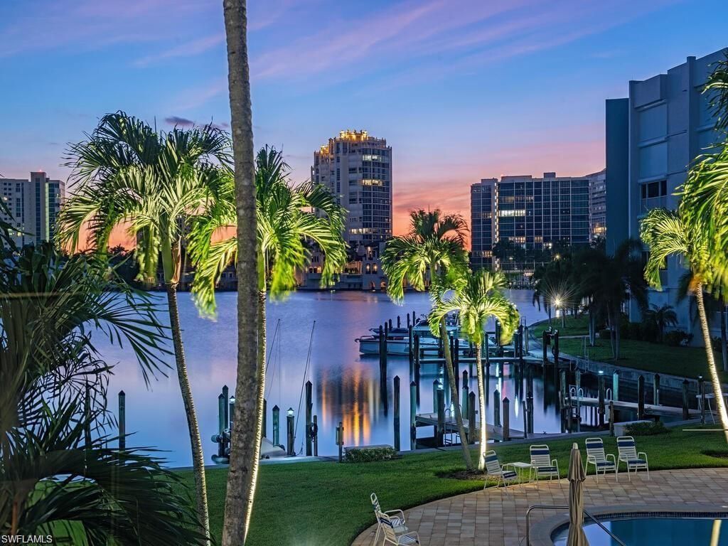 400 Park Shore Dr, Unit 102, Naples, FL 34103 Photo